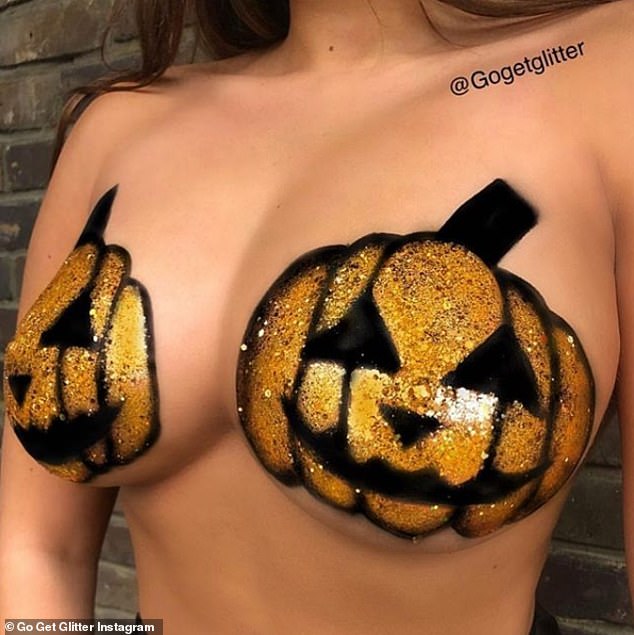 biggee gee add halloween boob flash photo