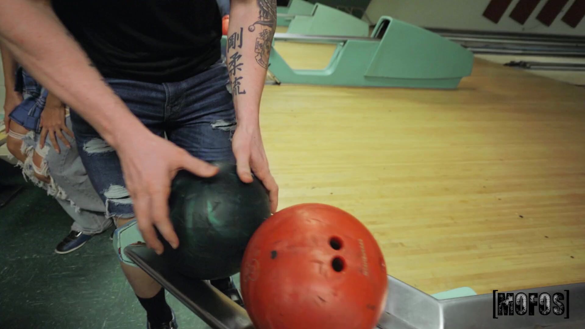 desy cantix add bowling ball porn photo