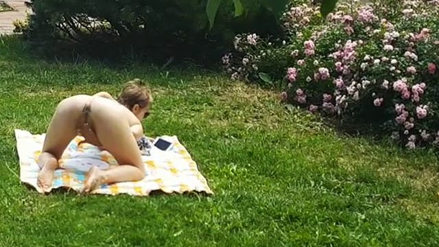 brent hansen add naked in backyard image