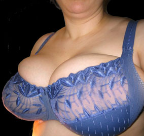 denis russell add big titties small bra photo