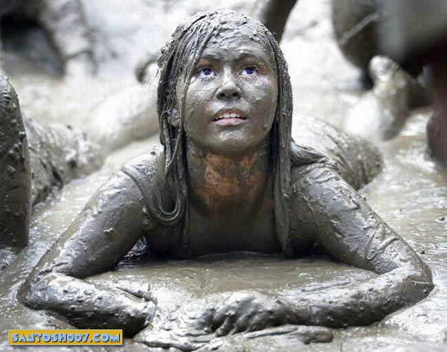 anupama rathi add naked mud fight image