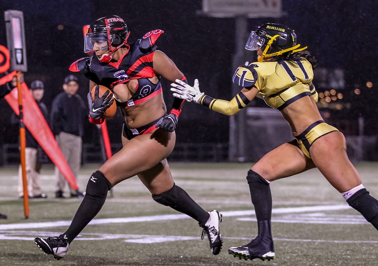 dee rains add lfl football nude image