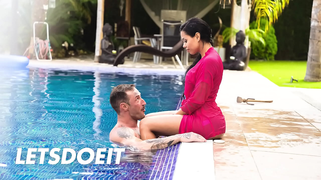 doris rupe recommends canela skin pool chantelle greyling add canela skin pool photo