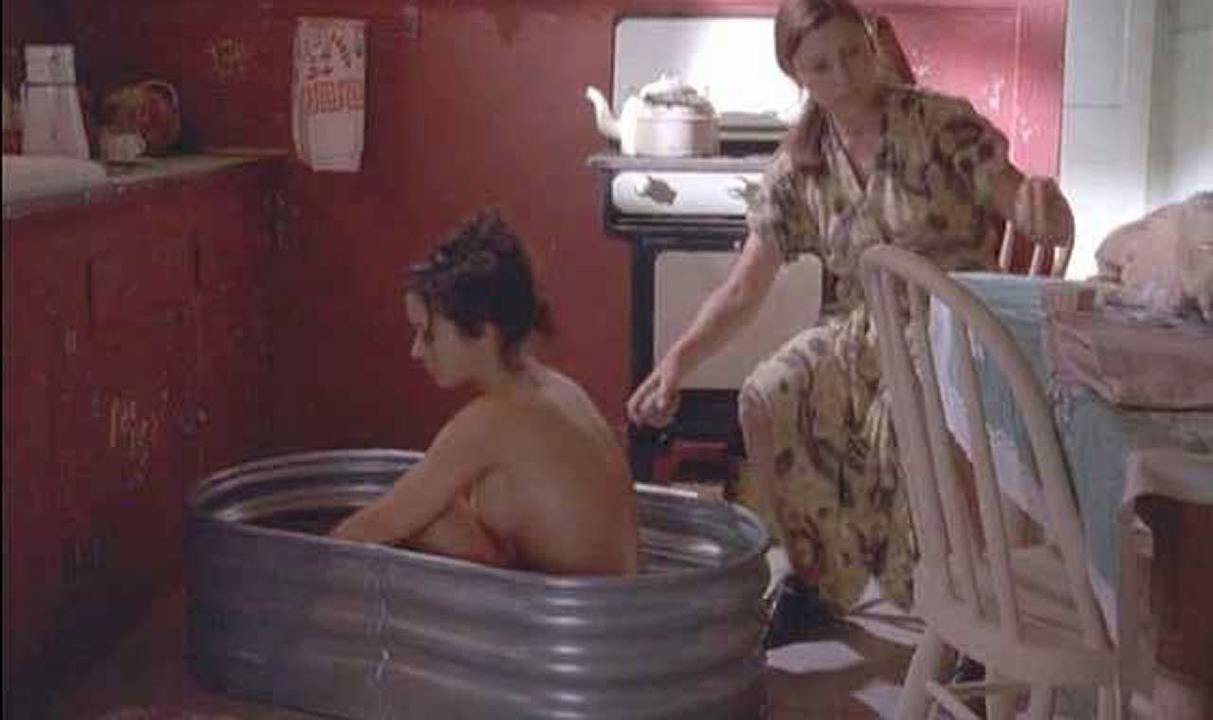 chantelle mcfarlane recommends Squirt korea charlie harden add Elizabeth macrae nude photo