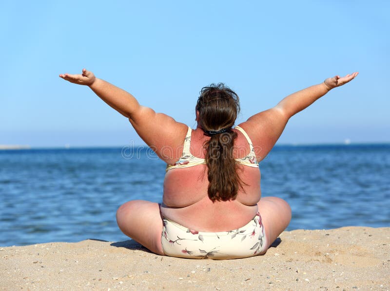 christopher willett add fat chick beach photo