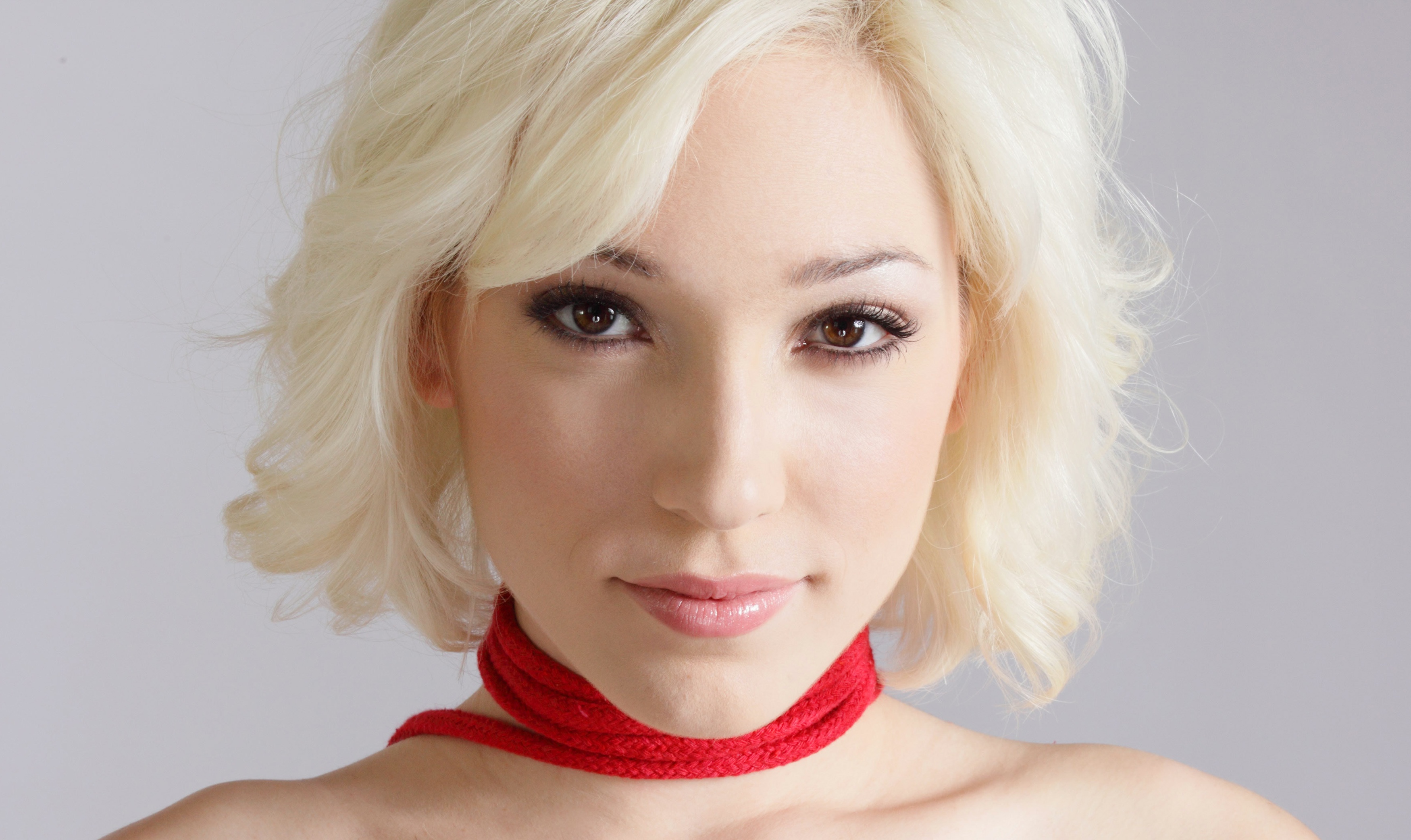 colby roane add lily labeau images photo