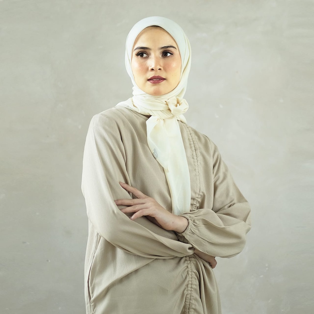 casper liu add liza hijabi photo