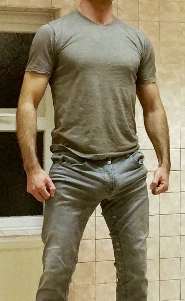 Men Jeans Bulge rehab escape pointy nose ball sucker street whore sucks dick fat hairy pussu