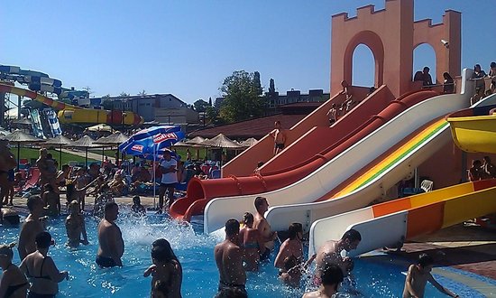 al gamar add naked at water park photo