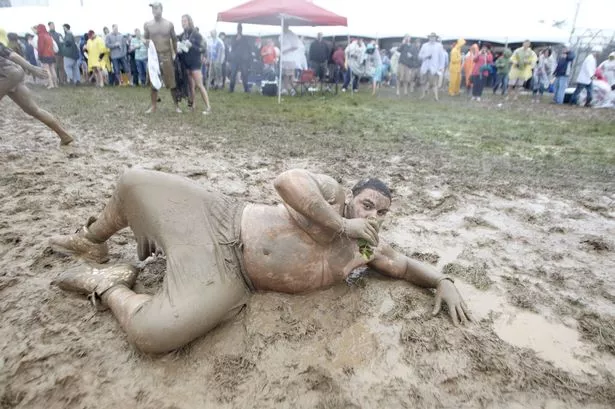 beth webster add naked mud fight image