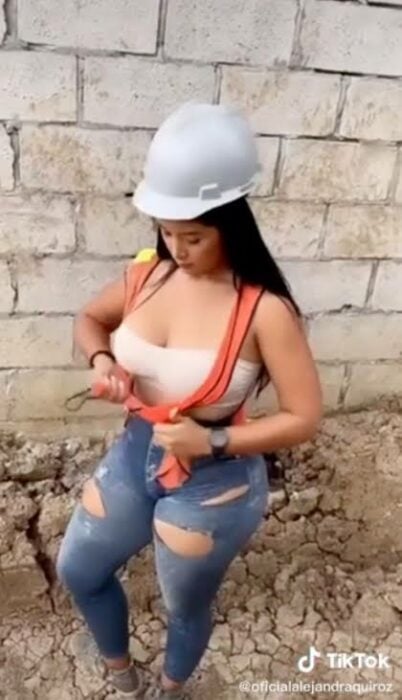 Only Fans Alejandra Quiroz mature amateur wife threesome voyeur villa
