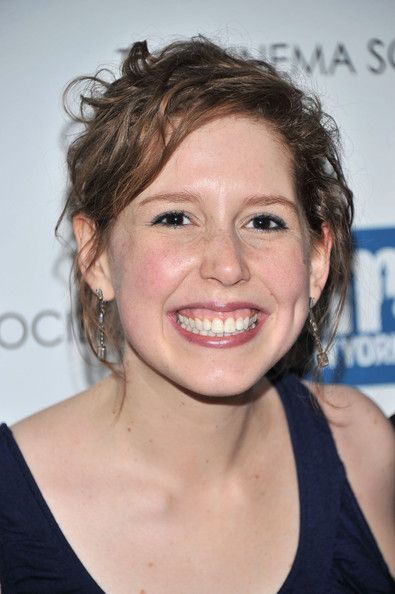 carol leonhardt add vanessa bayer sexy photo